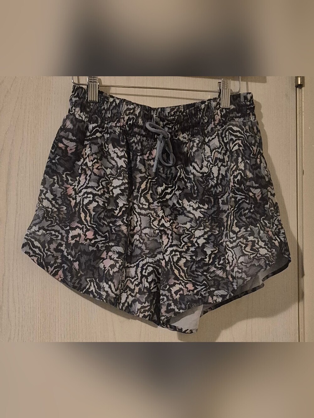 Athleta Printed Running Shorts | Size Small
